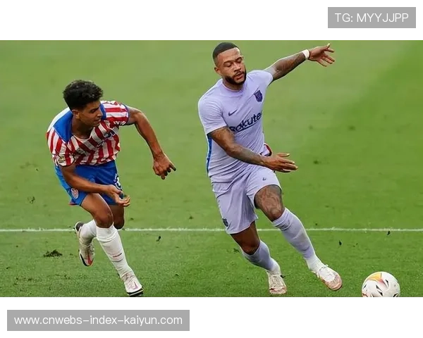 巴塞罗那在对手半场形成围攻