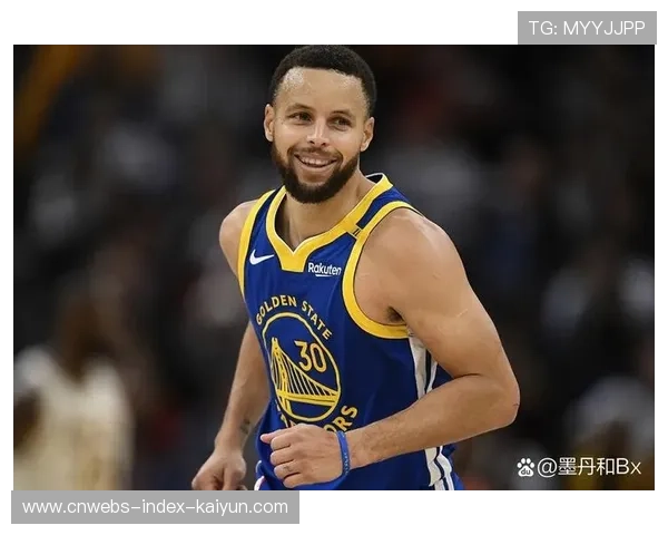 库里一记急停三分,把对手的追分希望浇灭 库里一记急停三分,把对手的追分希望浇灭